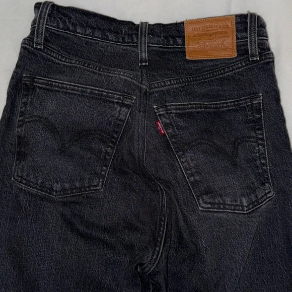 Levi’s Ribcage Jeans - Picture 5 of 8